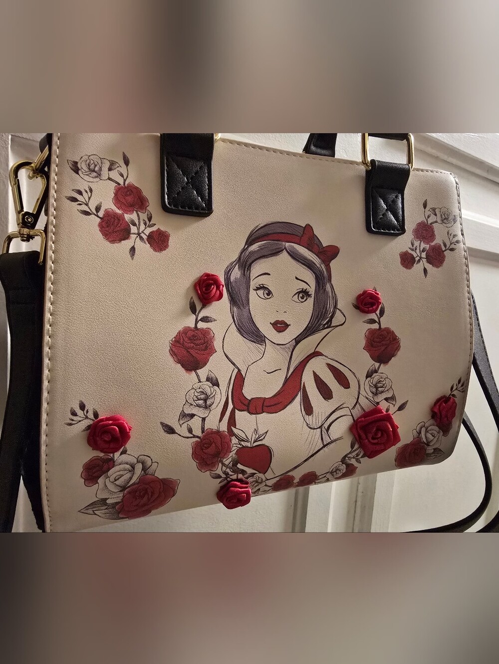 Snow White Roses Purse